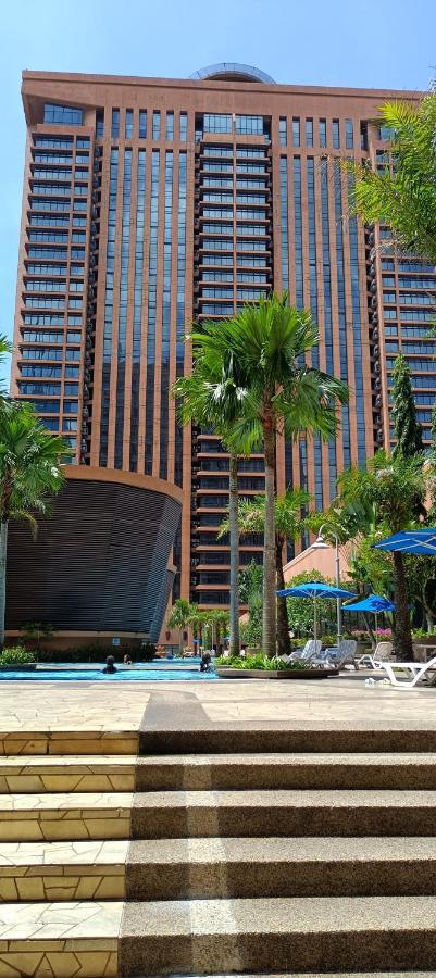 Plaza Apartment At Berjaya Times Square Kl Куала-Лумпур Екстер'єр фото
