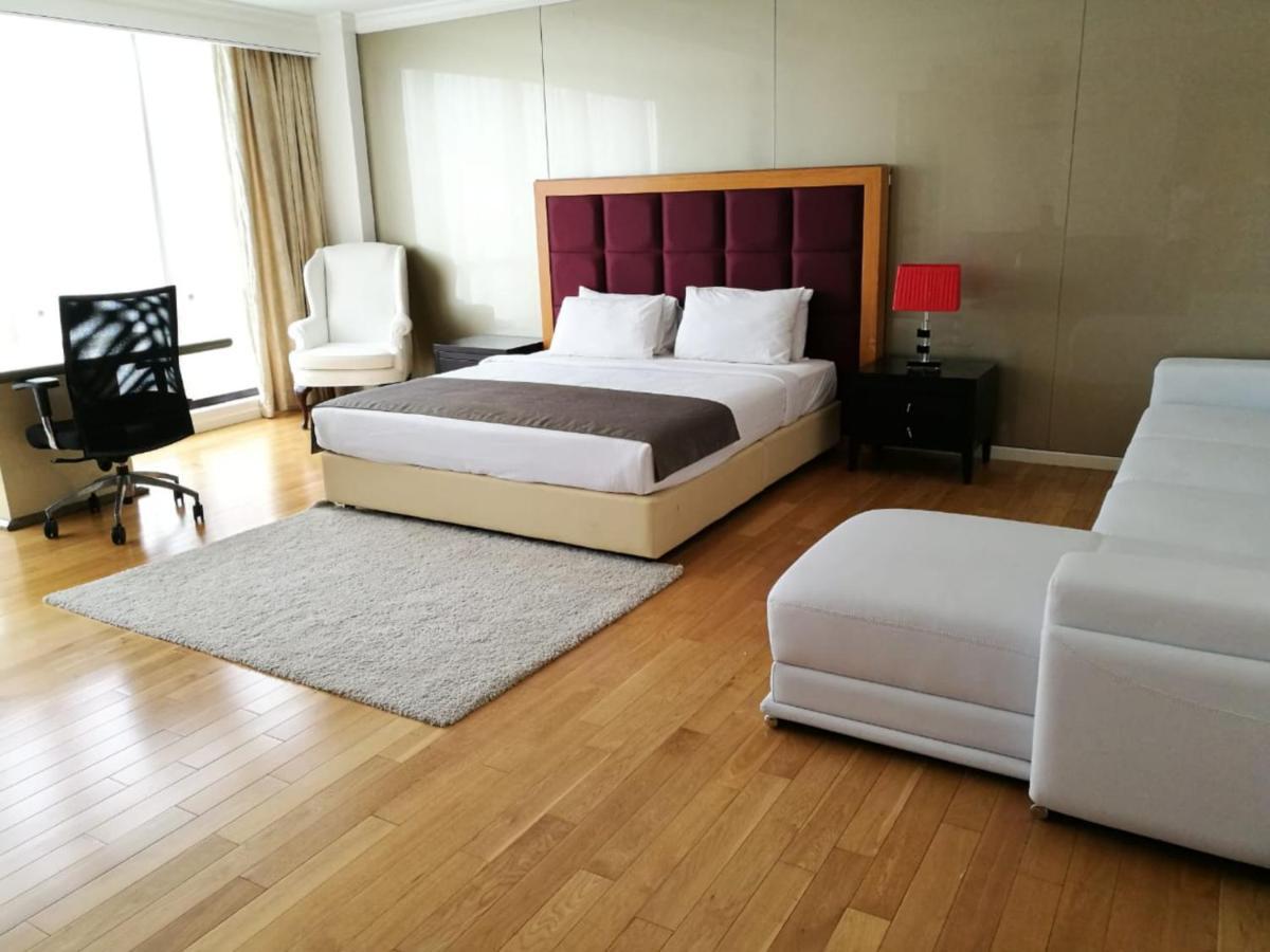 Plaza Apartment At Berjaya Times Square Kl Куала-Лумпур Екстер'єр фото