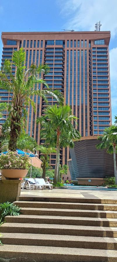 Plaza Apartment At Berjaya Times Square Kl Куала-Лумпур Екстер'єр фото